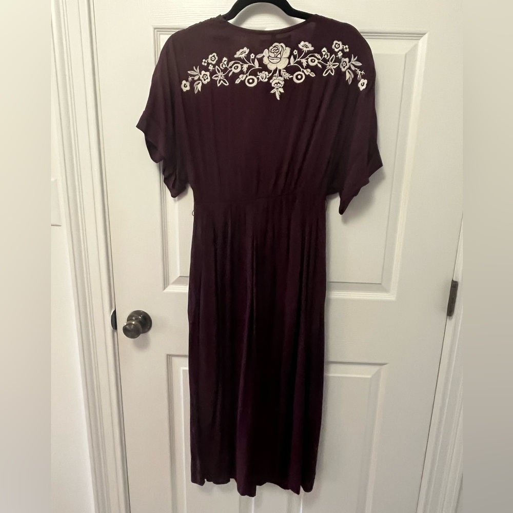 ✨ Crimson in Grace – Embroidered Sleeve Tie Waist Dress - Picture 8 of 12